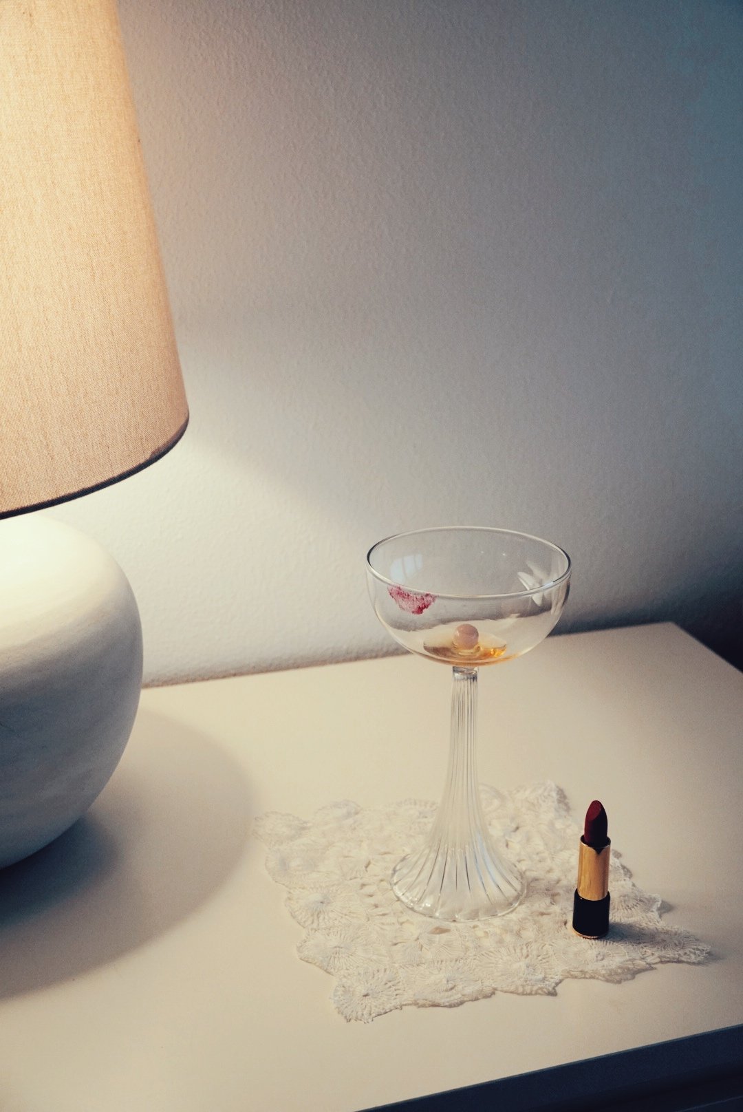 NEREIDA — PINK COUPE GLASS
