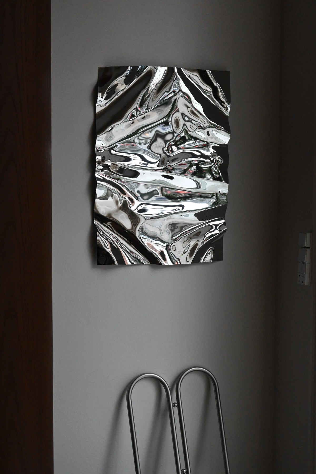 Psychedelic Mirror 50*70 cm — sculptural design, detail view