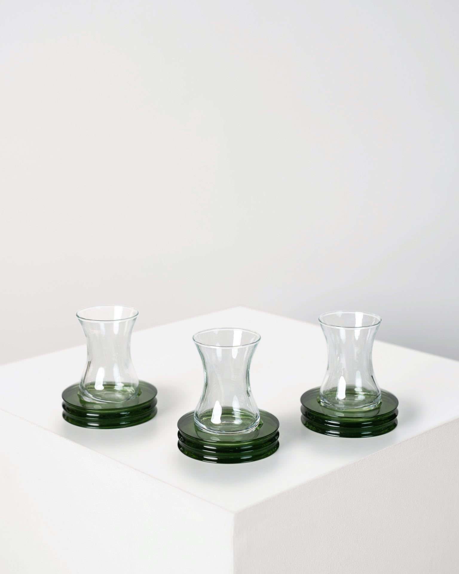 The RIPPLE teacup set in Green