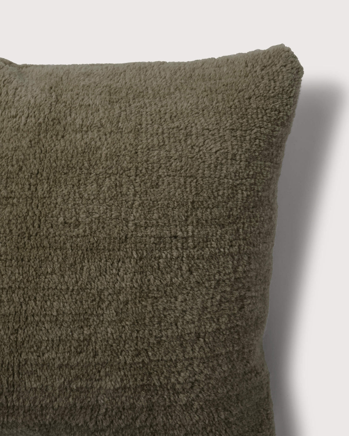 bedMATE Kussenhoes Furry Dark Olive - SUITE702