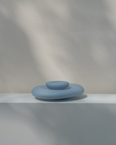 Pale blue mouth-blown glass sculpture hellblau mundgeblasene Glasskulptur